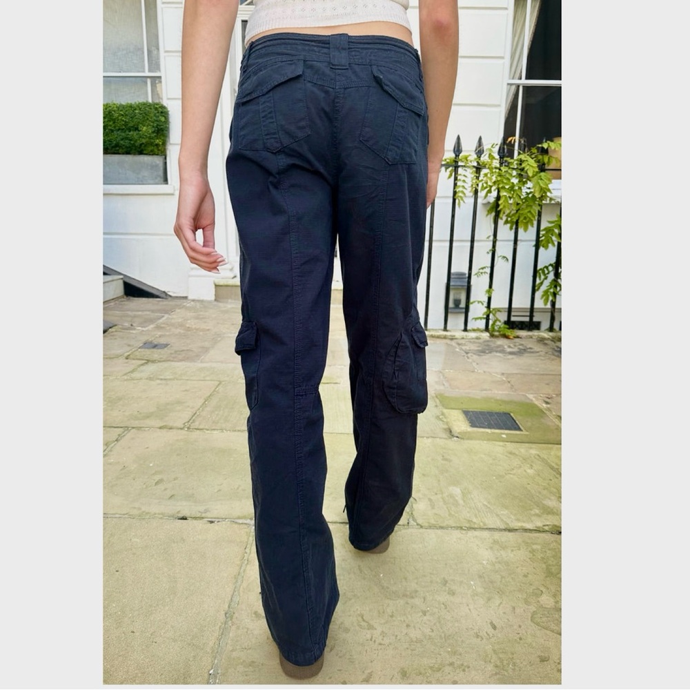 Brandy Melville Kim Cargo Pants Navy Blue Ripstop - Size Small EUC - Picture 3 of 16